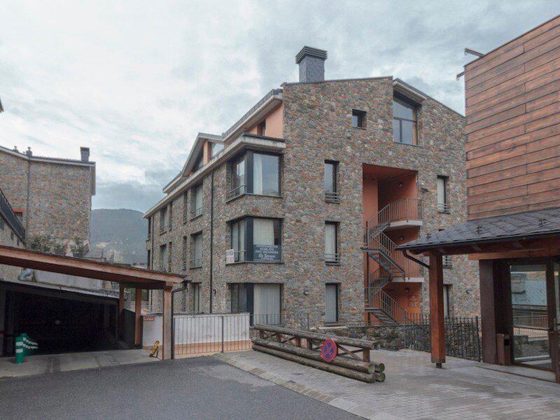 0EFBB8A028E27356D0CE12C7E5CFA468