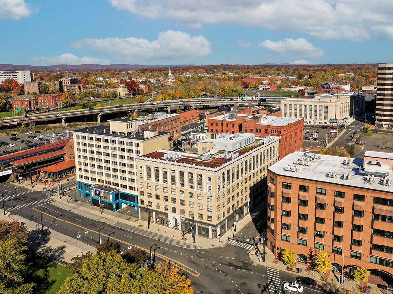 A4B0B95EC98049ED32C267DB3F8BEEEE