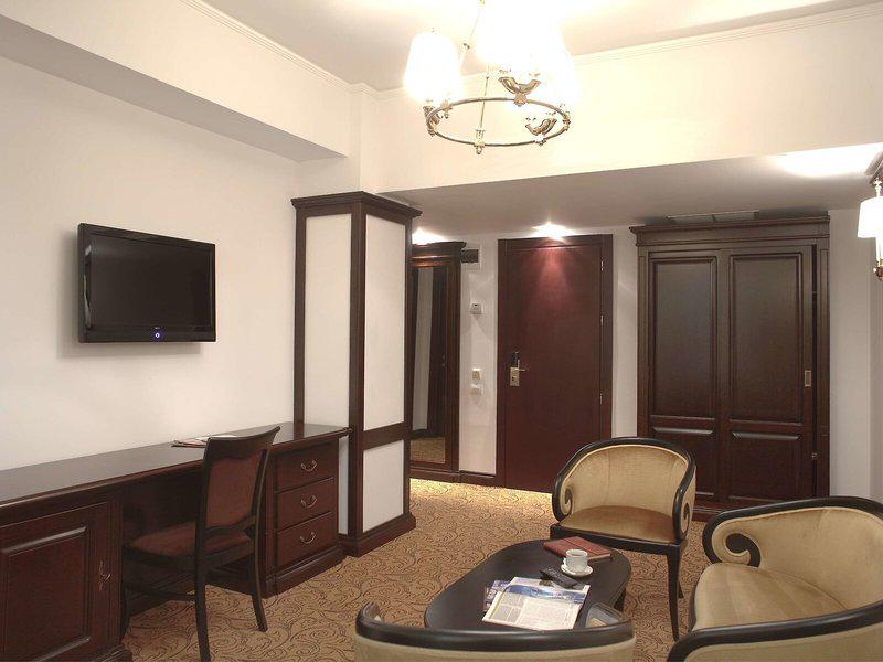 2123272EDCDAD573E70E8085F7C24B7D