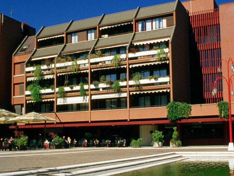 78991D88367F8ED081D6635352570FA7