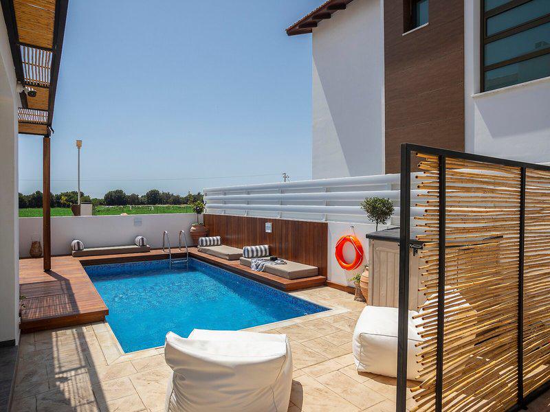 0A4804FDC3704AFCCDE8A6511B367978