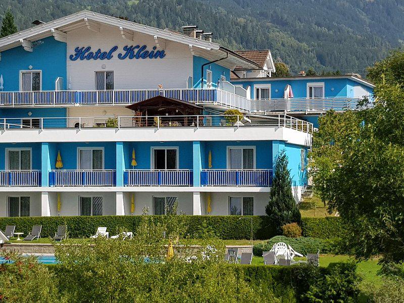 EF852BBE4F4A178B8B67E756C6B59C58