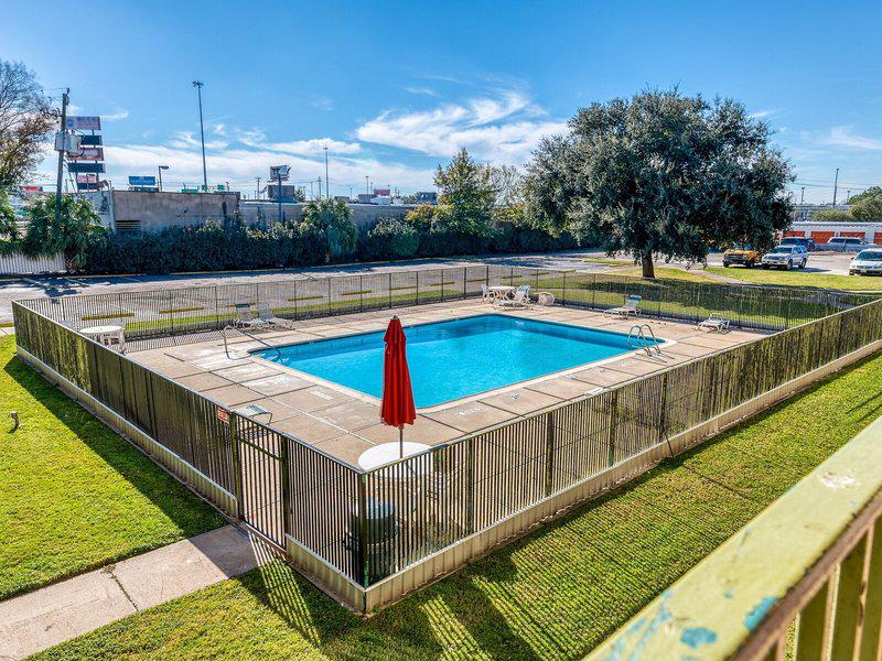 E8FEDC760D740C2968DE22FBB72BAB01