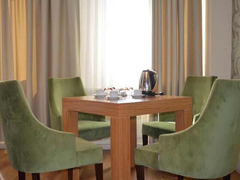 260515BB8B4B94E25C78E15BD064287E