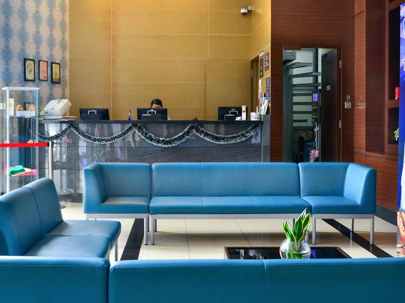 F5AD445EBEA7F1D225DFB8F1D5C035E9