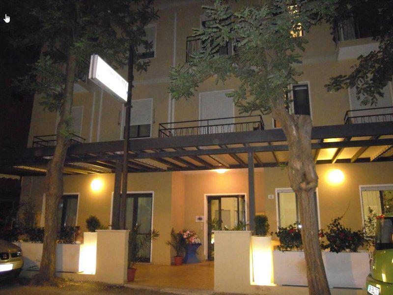 33732B87EF65629ADF5E99F2E9A33943