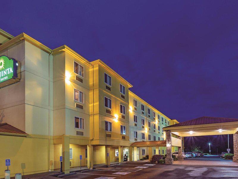 C6105AA2887DD9BC826BFA52740E3A3E