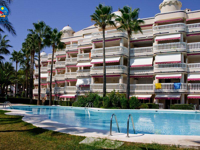 7C5B67F595873757ECC98ABDA374A4D2