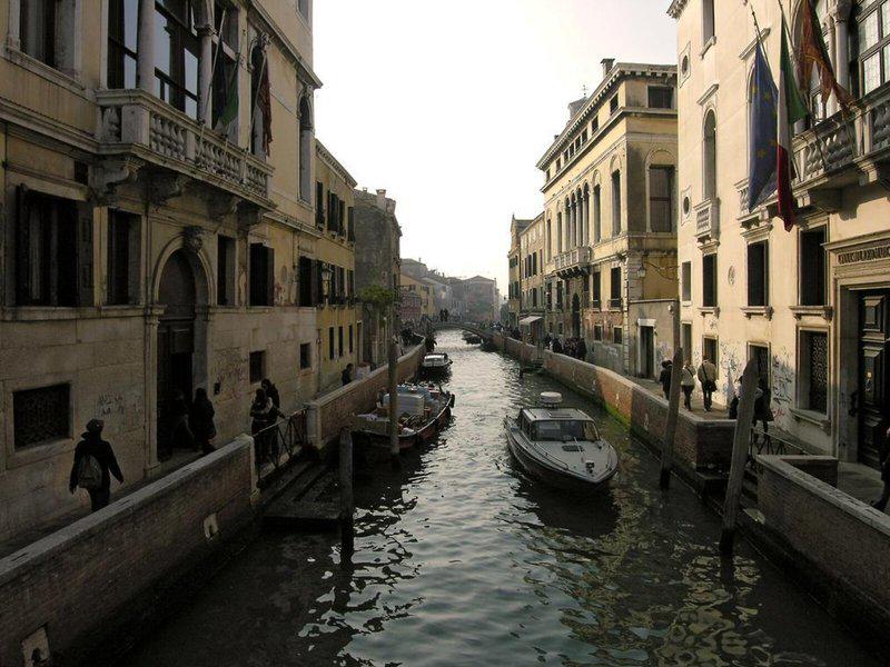 73A8B51332908AFB1841863B6A7DD4AA