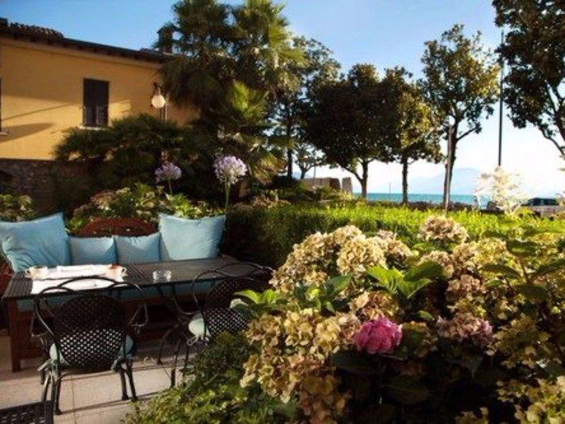 9DE7D07C3441C10E1267385B65D221A8