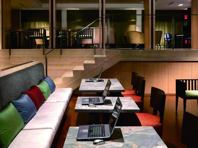 C24BD3F464E68D859128D8E25EE12FE1