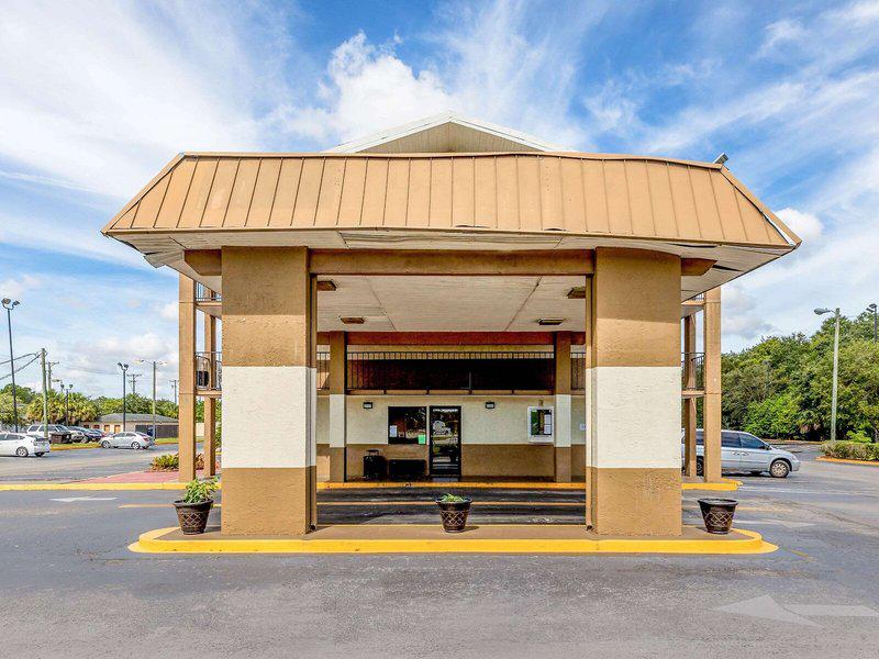 24EFF6F02FF3849F5D9804DD56FB11D5