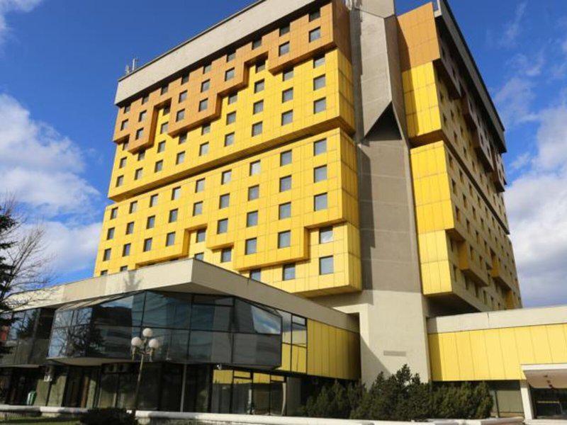 F9CF6BD842987947520F572BD2BD1C16