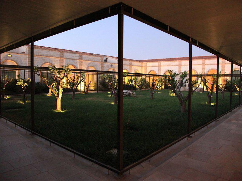 DCA850792D977F605C1F2AA587B74803