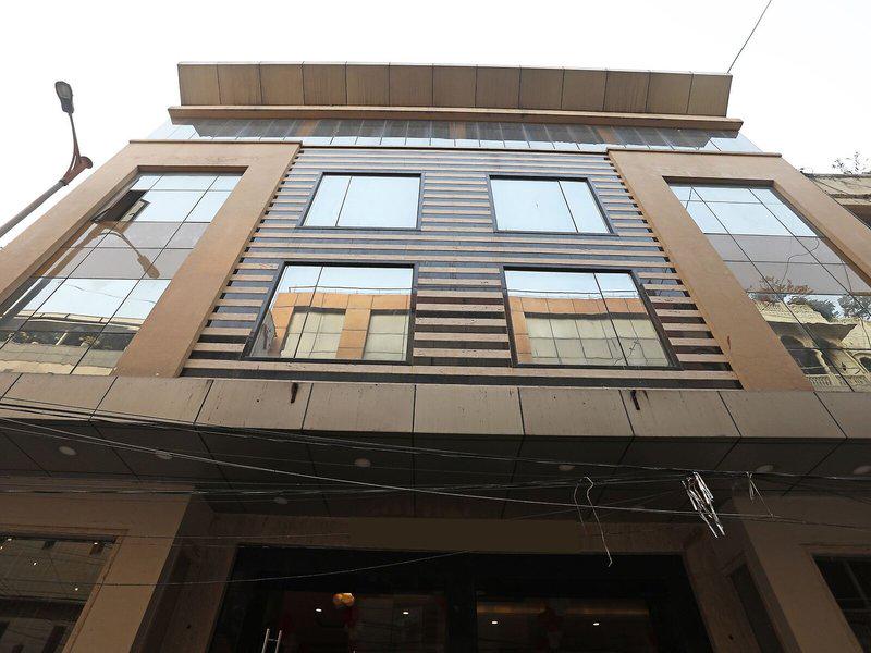 DEE8ACD281E9E0A4B6374D3C05F87429