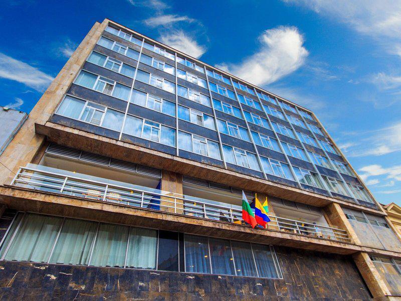 A0906EAB4D685D59DC94E3EFE18170F5