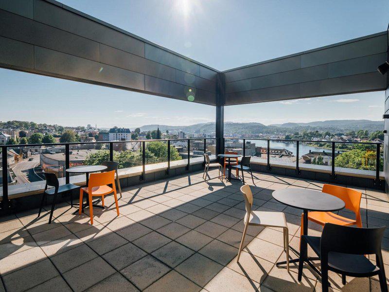 897C0EE04358F7F664E38701013CDF7B