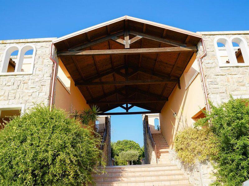 77AB530FE6BA3BFCF92608ED4275B5F4