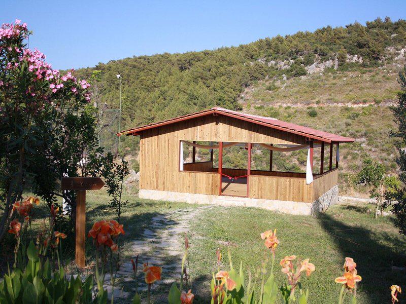 21532D216F28407E5B2D1B4F2B713F65