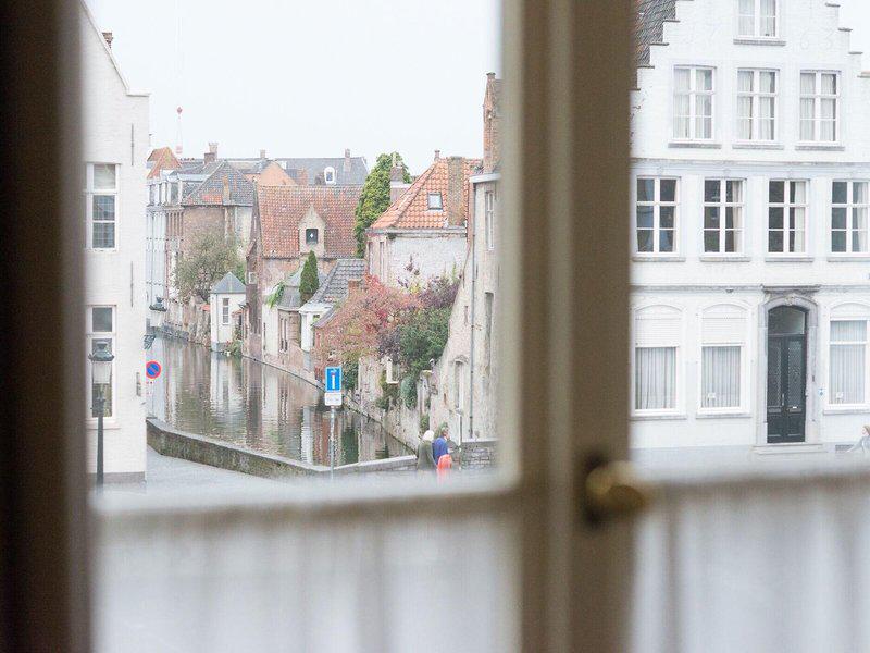 097253E1135C16F9E275D759A77795AC