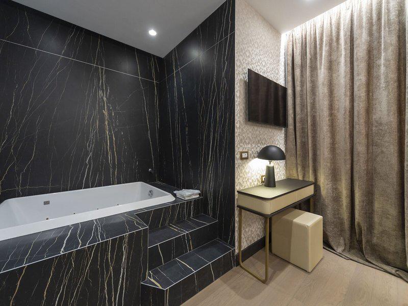 DDF03F76705F0702413AF43D11C5D91F