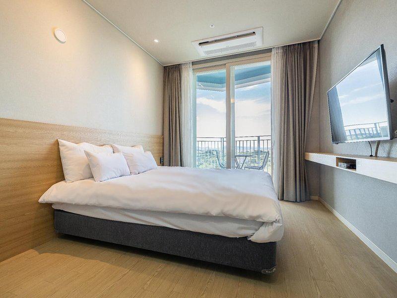 992A56957DDAEB44731A750DF52D4C0D