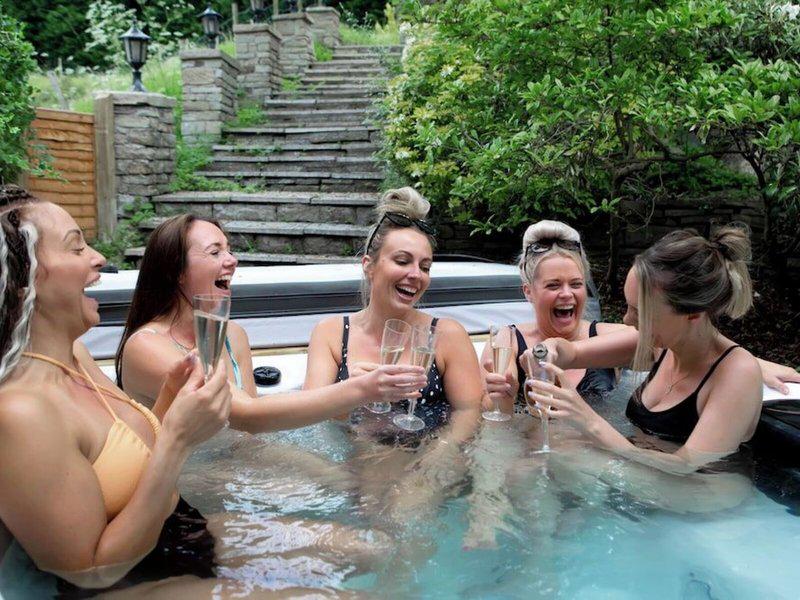 D28DC31A19353D6C1907E5EEF5D367F3