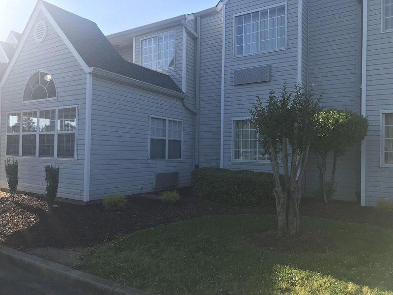 AD66F40749B5F61D9774FC61BD39A7D2