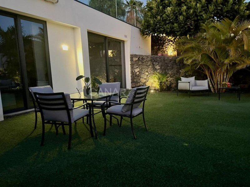 8AB6BDE242DC8DA21A1AB6E31C16DE2F