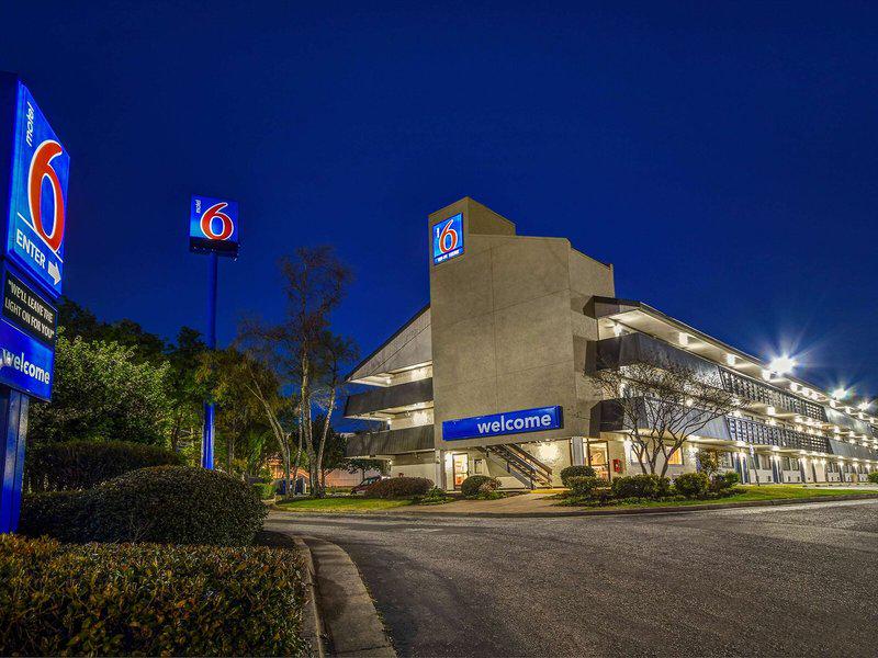 DAA3B7998E2BB7F9105F9254997BB71C