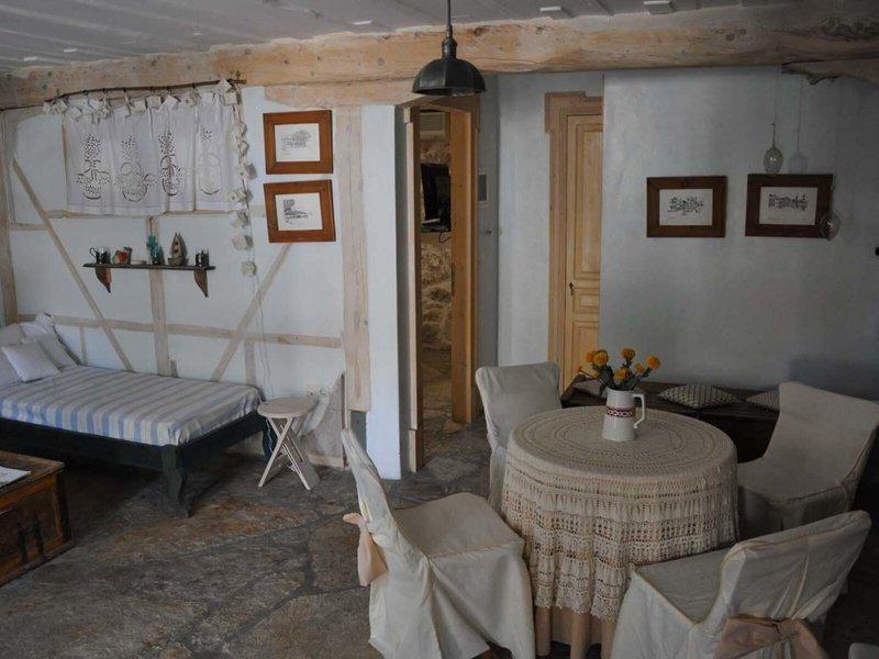 CA05DC4F5A928AA8FAF8D0338B3C4E64