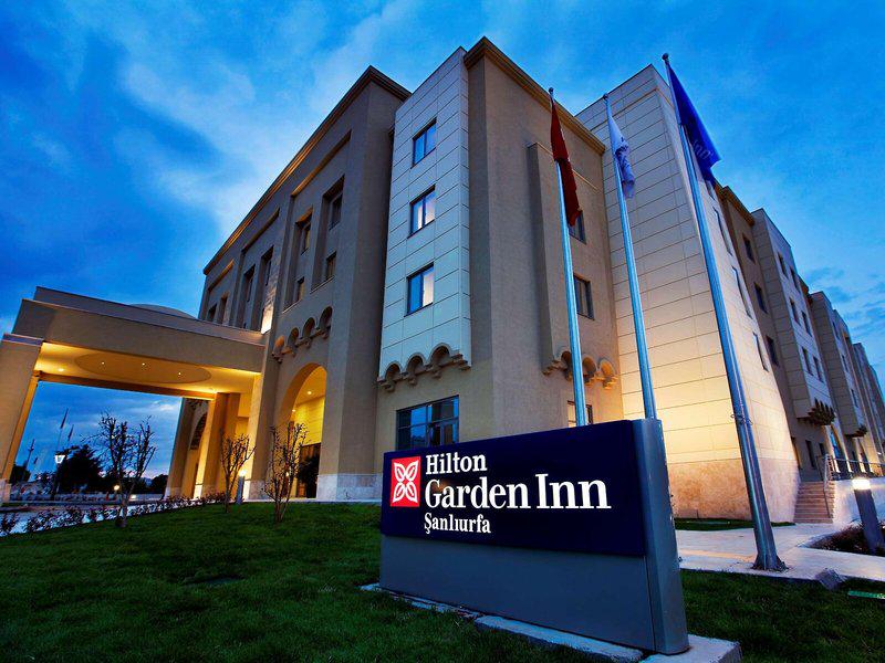 5DFF92B573D47D8D9A05B300A9974A1B