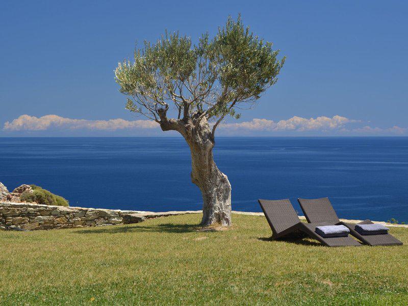 4D0E2356579F756A0E491D6C8E8A8218