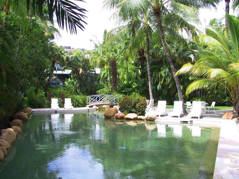 CCD3CF62A8AC98AAA6A1CC2E00E18E1D