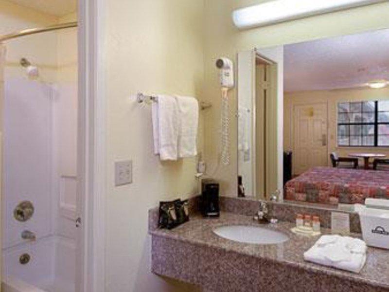 627E016A7BD8F366192F1A7061D4A0B3