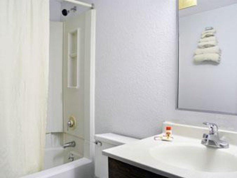 238A63B3A88BEF83CF9A85BB75E2F106