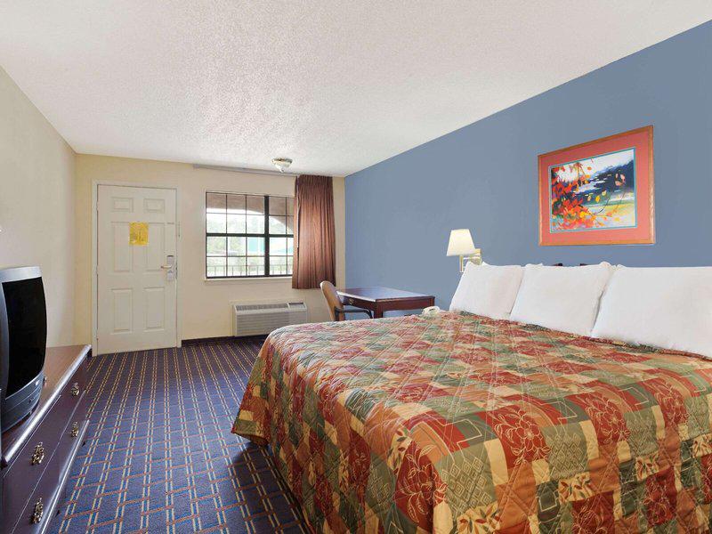 320C15138E4868F05B866D569F5D450C