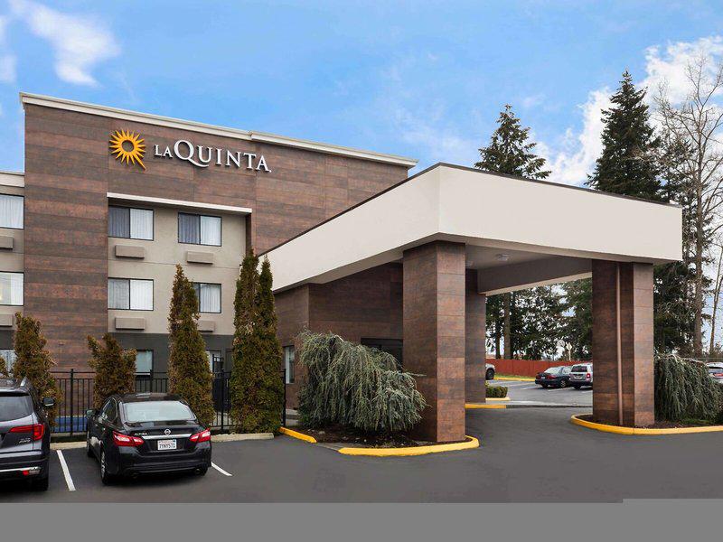 1B21A6039D82B0C64D3AAFD250C76778