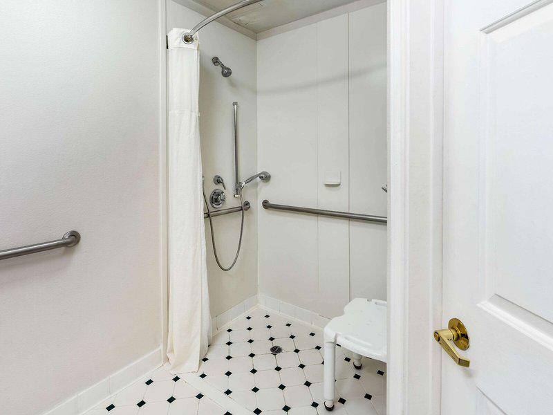 4B300EAB08BA63087ADD2FB61F6F24A4