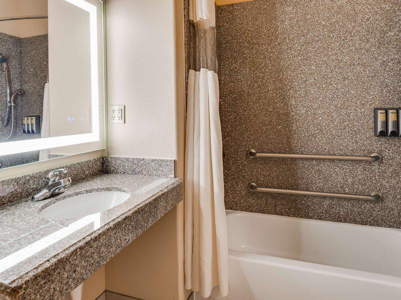 F6BC4A16DCCCF83E6B9E175968340C4D