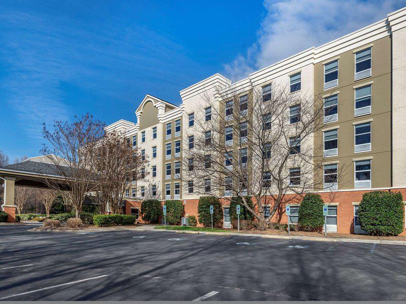 342CCF2B6B21131D3E3125B2F6894063