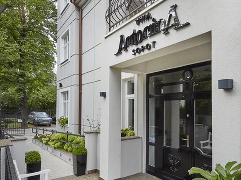 E36B5A45BCD722ADC9397668436969DA