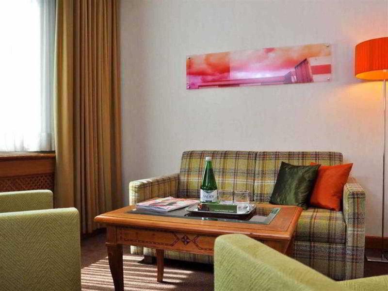 F6D5CCCF3D7DE98A14C9F29E31C589C7