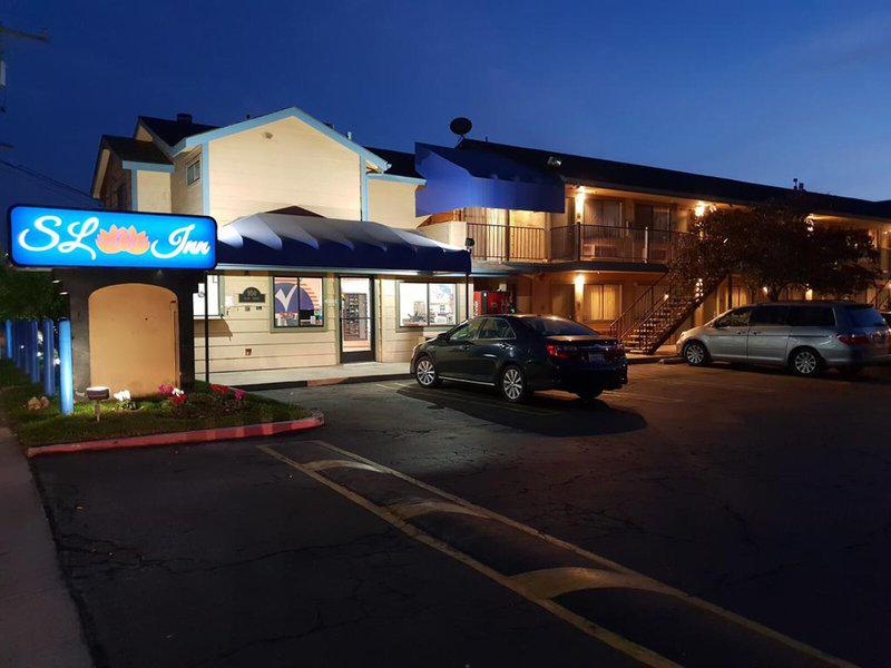 C5ED03F706FCE05E565223590D17F86B