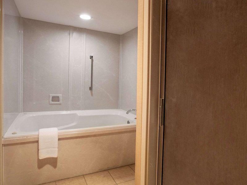 D9FEB697A117A6A04D41B1CAB840BABF