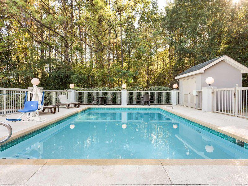 876B493B49B7A44BEC4E882844BD5F18