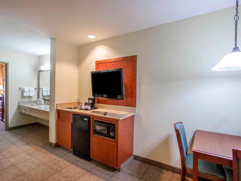 6DFF7827C53481D79A0717BF2ED867F8