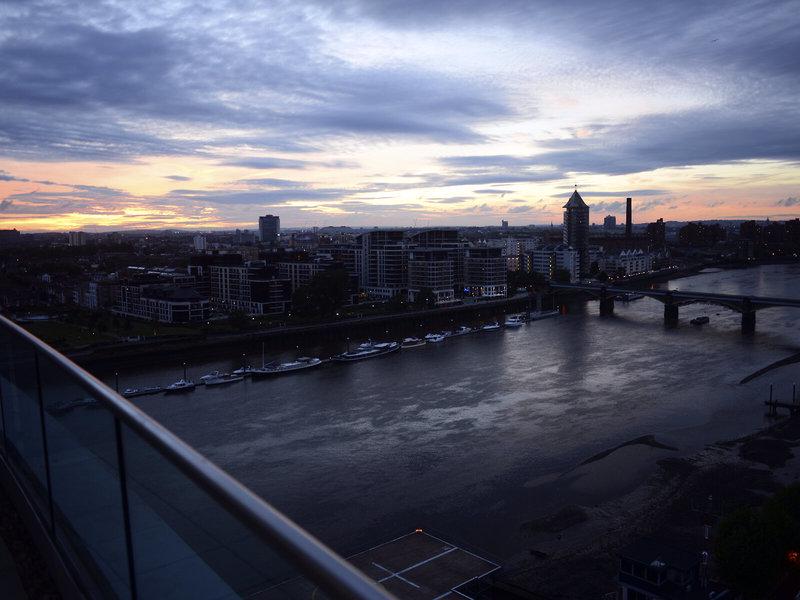 06D81E357B22359B6BEE9DF8E36FE884