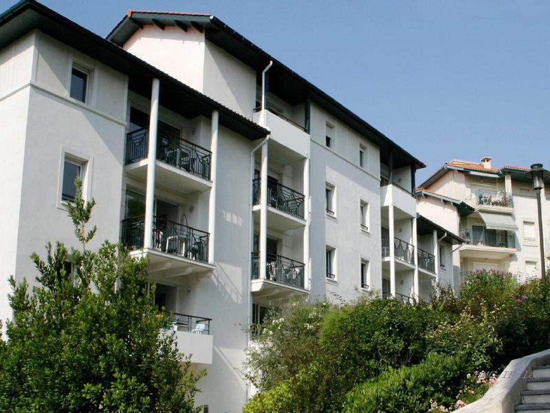 B6D46CFE555AD8C8FE6CE2406D2CED3B