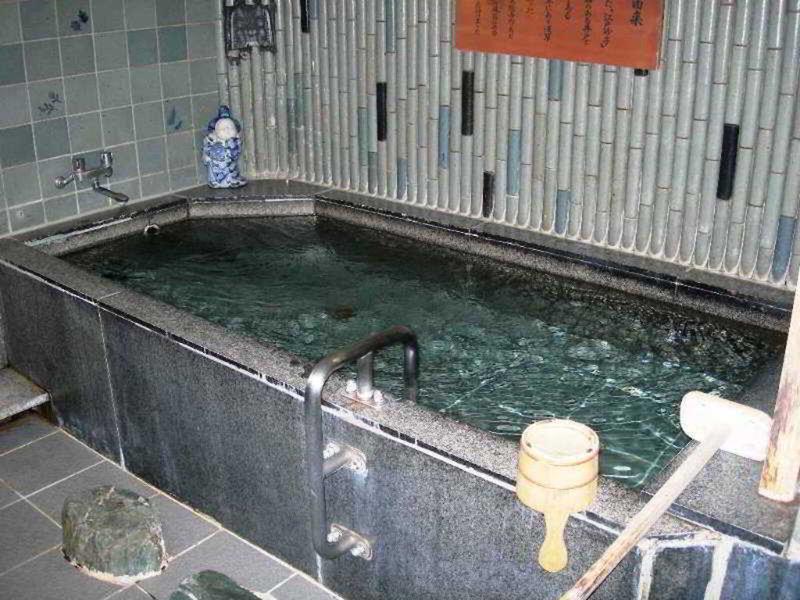 E6C1DB275FB69BD778DDB67183E237E4